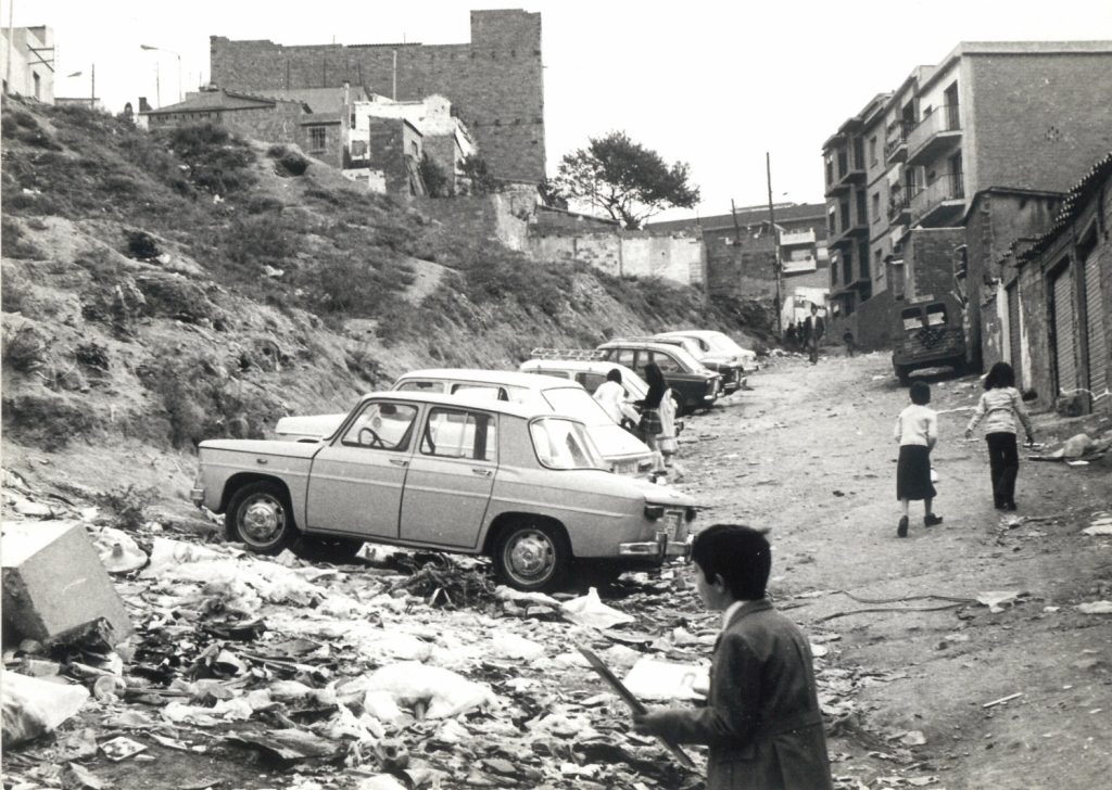 Un dels carrers del suburbi (Guillermina Puig / MTB-AI)